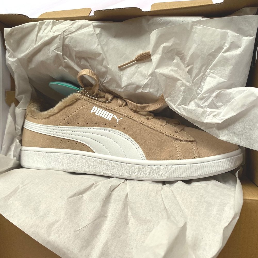 NIB PUMA Vikky V2 Fur Suede Court Sneaker in Nougat/White - Picture 5 of 8